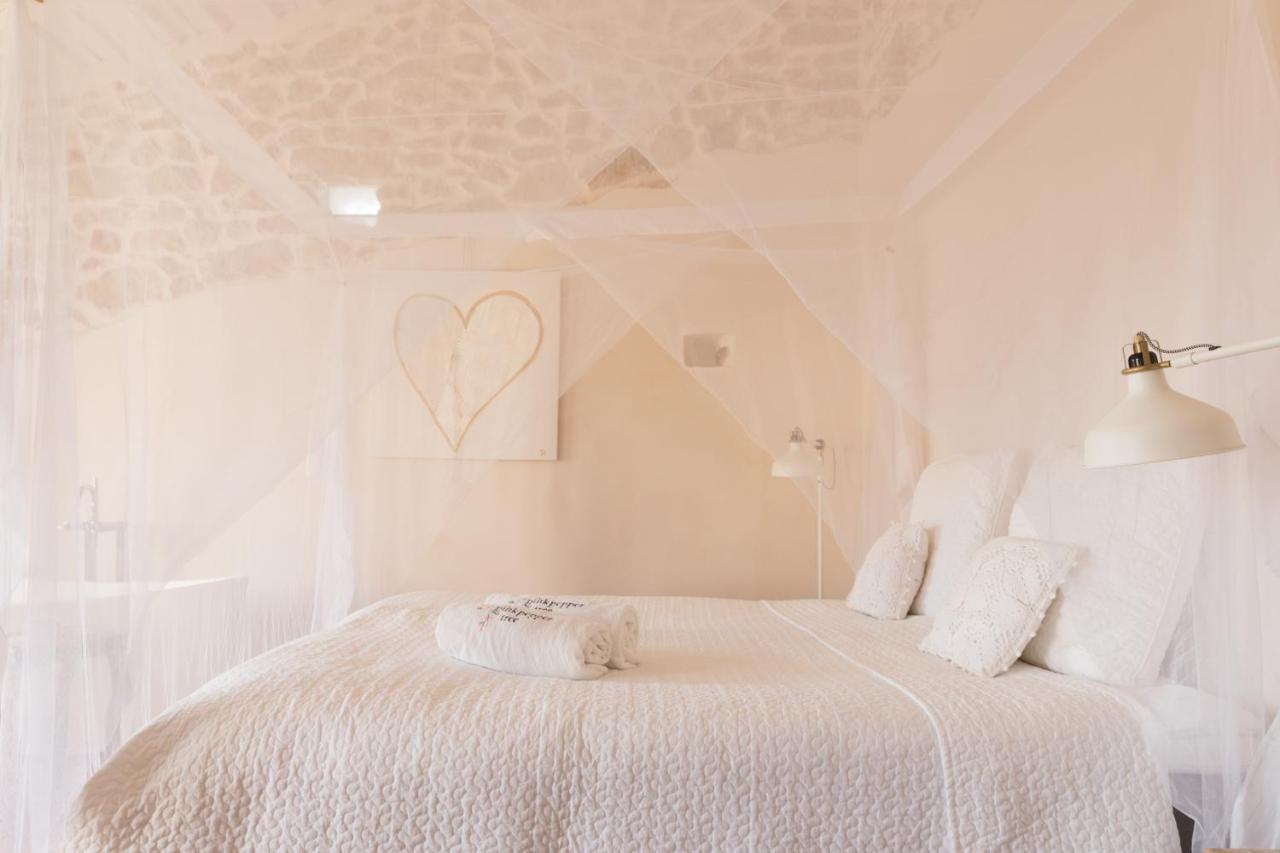 Home Hotel The Pink Pepper Tree Lloseta Zewnętrze zdjęcie
